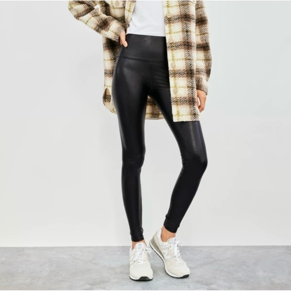 Wilfred Free Aritzia Daria Faux Leather Leggings Pants Vegan Black - Picture 2 of 8